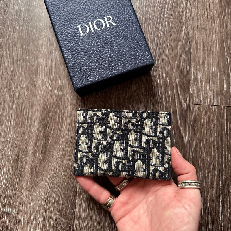 Dior Cardholder – Auraicle